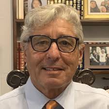 Dr. Santiago Lubillo